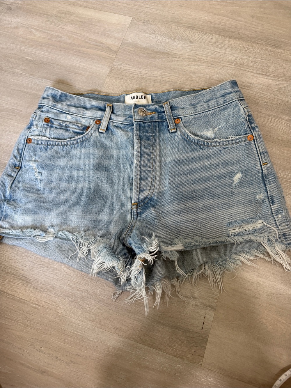 Agolde Vintage Light Wash Distressed Denim Cutoff Shorts size 26
